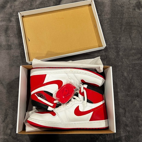 Air Jordan 1 Hi - Picture 1 of 3